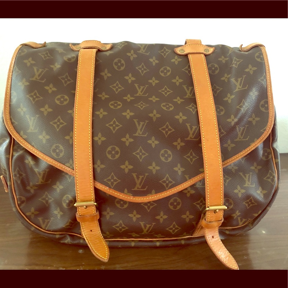 Louis Vuitton Saumur 43